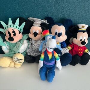 Disney World Mickey Mouse & Goofy Plush Bundle